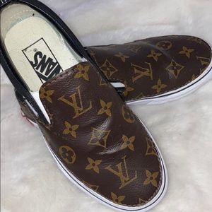 Custom VANS
